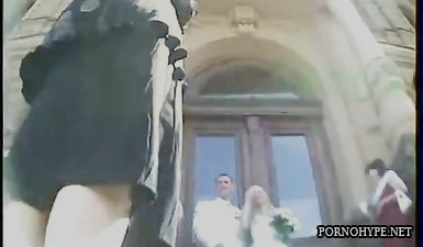 Друг жена снимает на скрытую камеру манду невесты в труселях